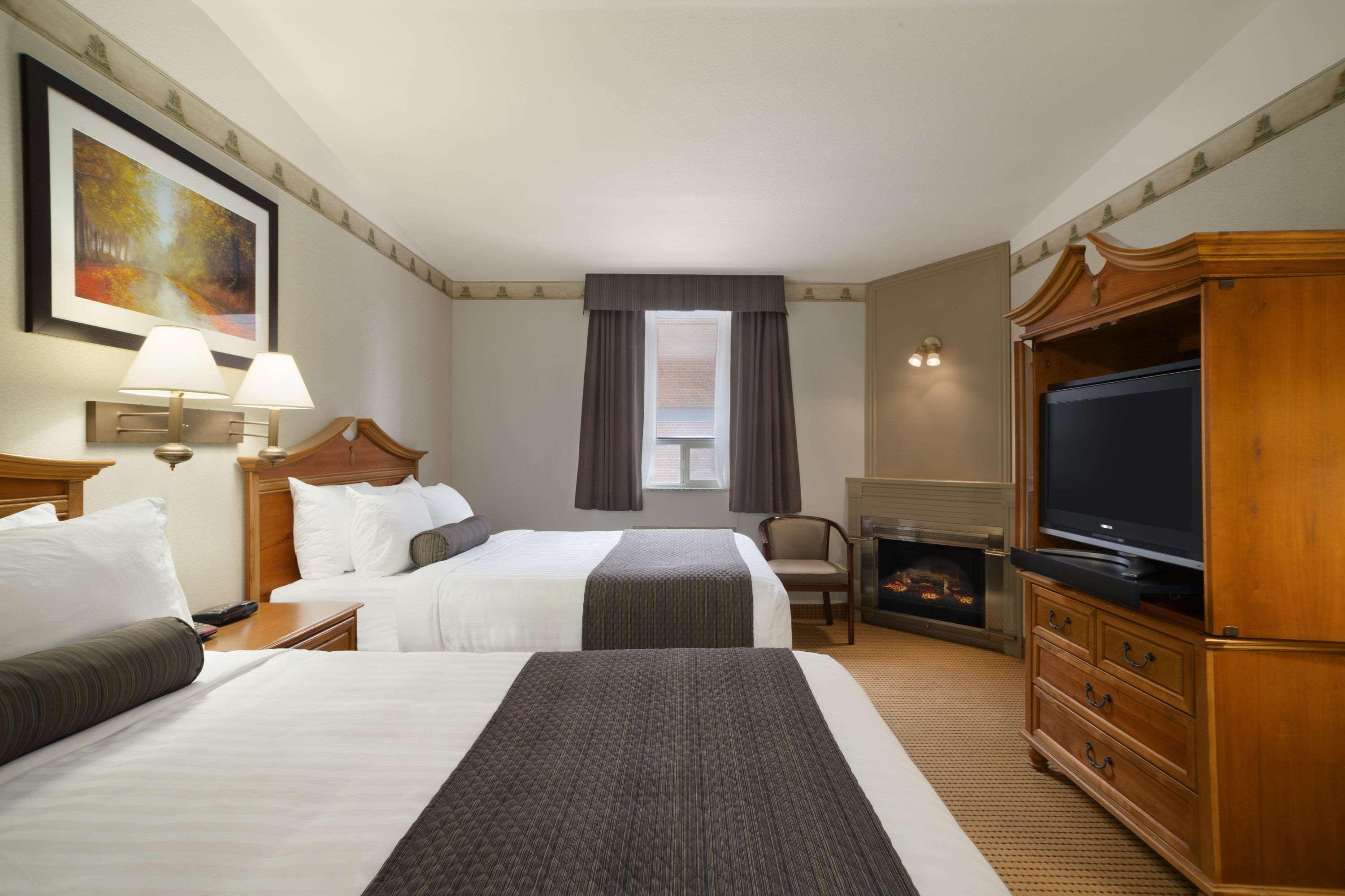 Days Inn & Suites By Wyndham Sault Ste. Marie On Экстерьер фото