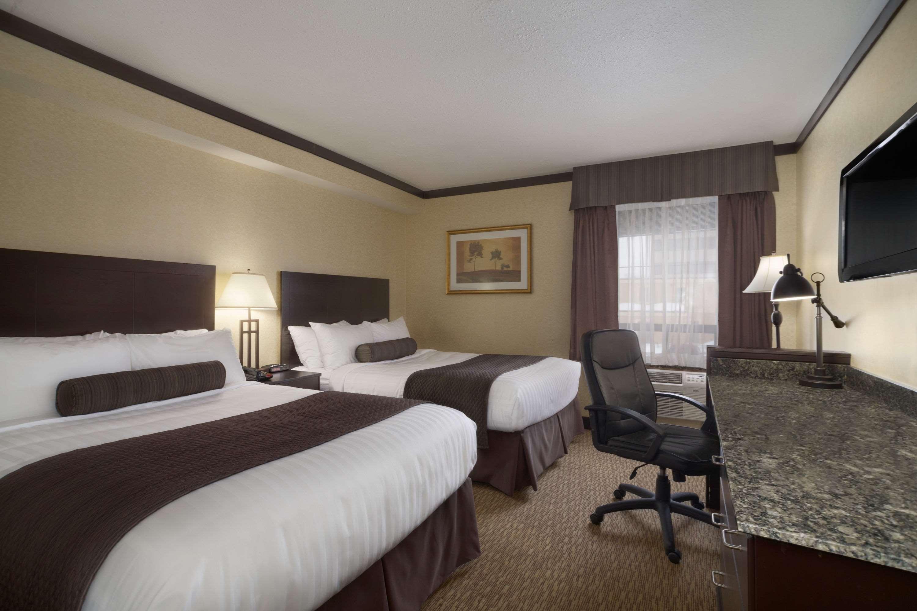 Days Inn & Suites By Wyndham Sault Ste. Marie On Экстерьер фото