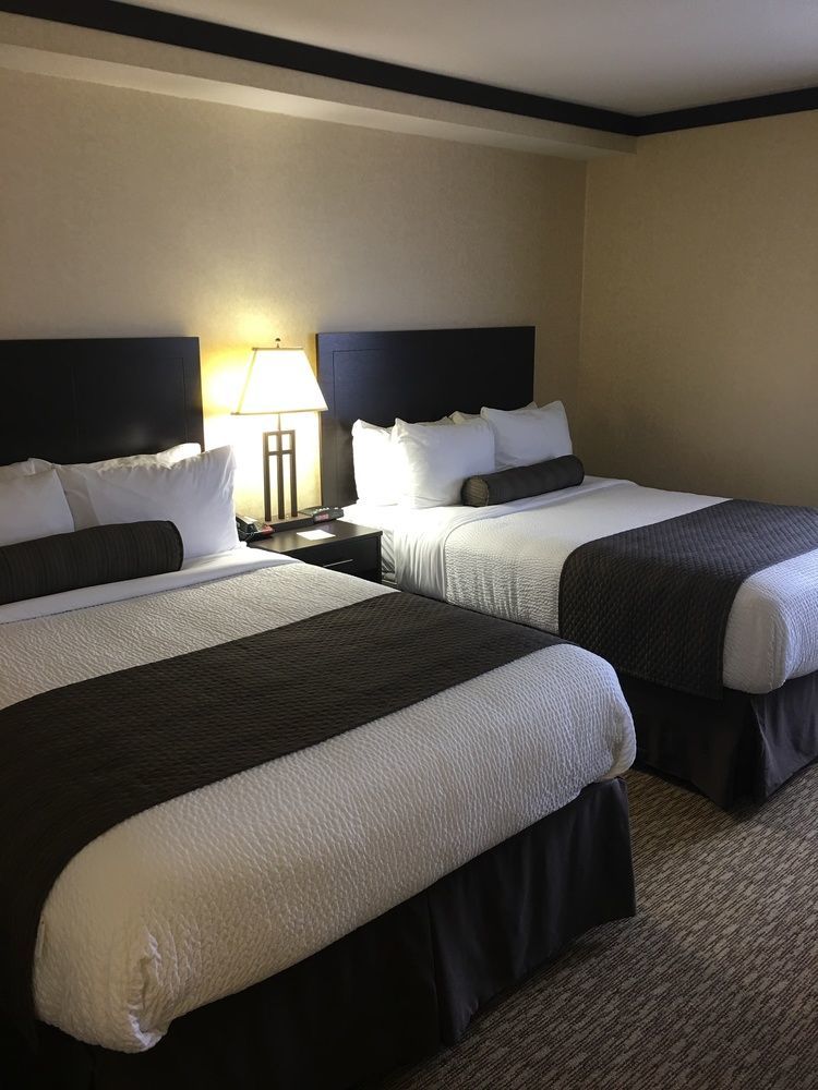 Days Inn & Suites By Wyndham Sault Ste. Marie On Экстерьер фото