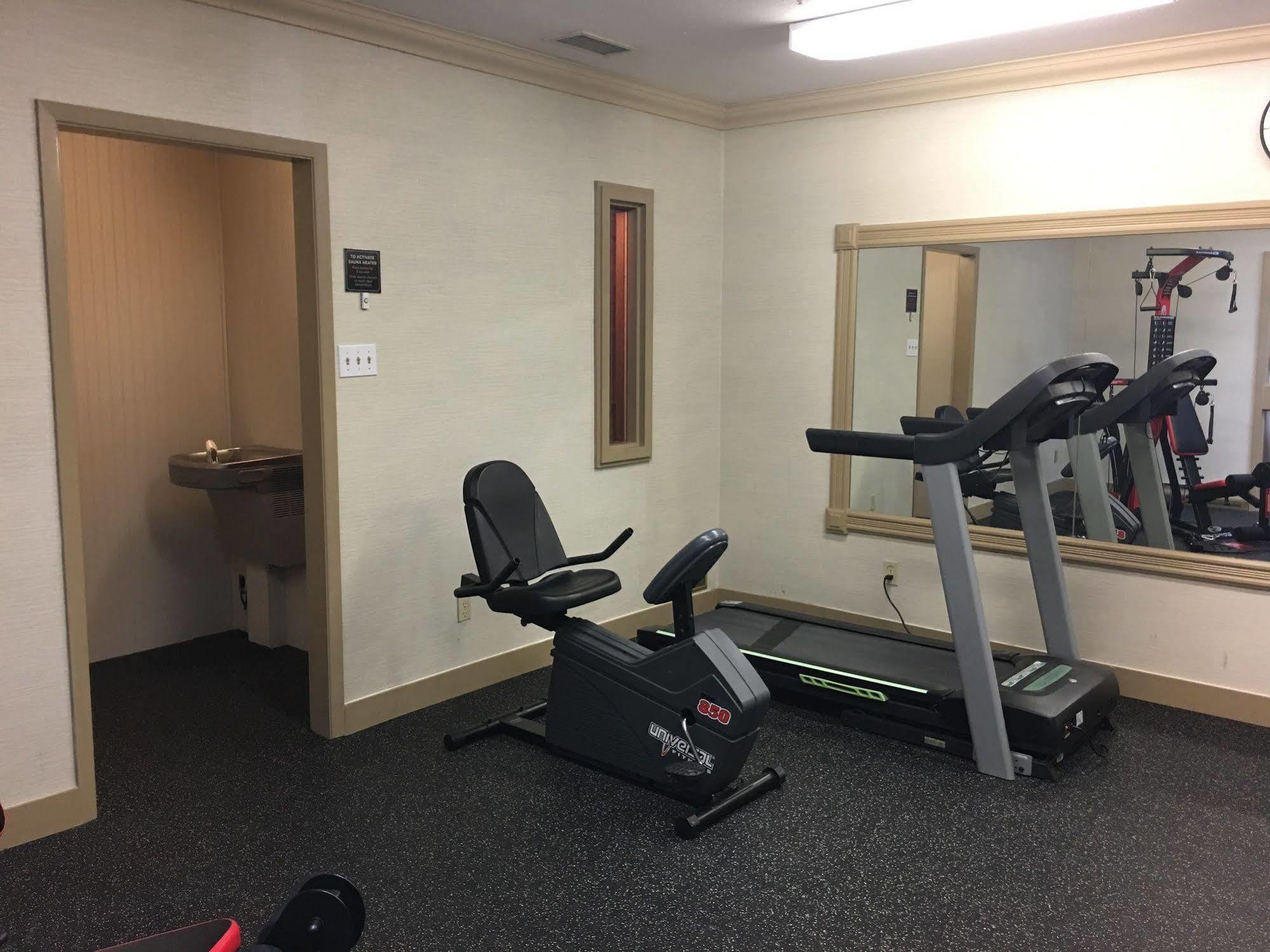Days Inn & Suites By Wyndham Sault Ste. Marie On Экстерьер фото