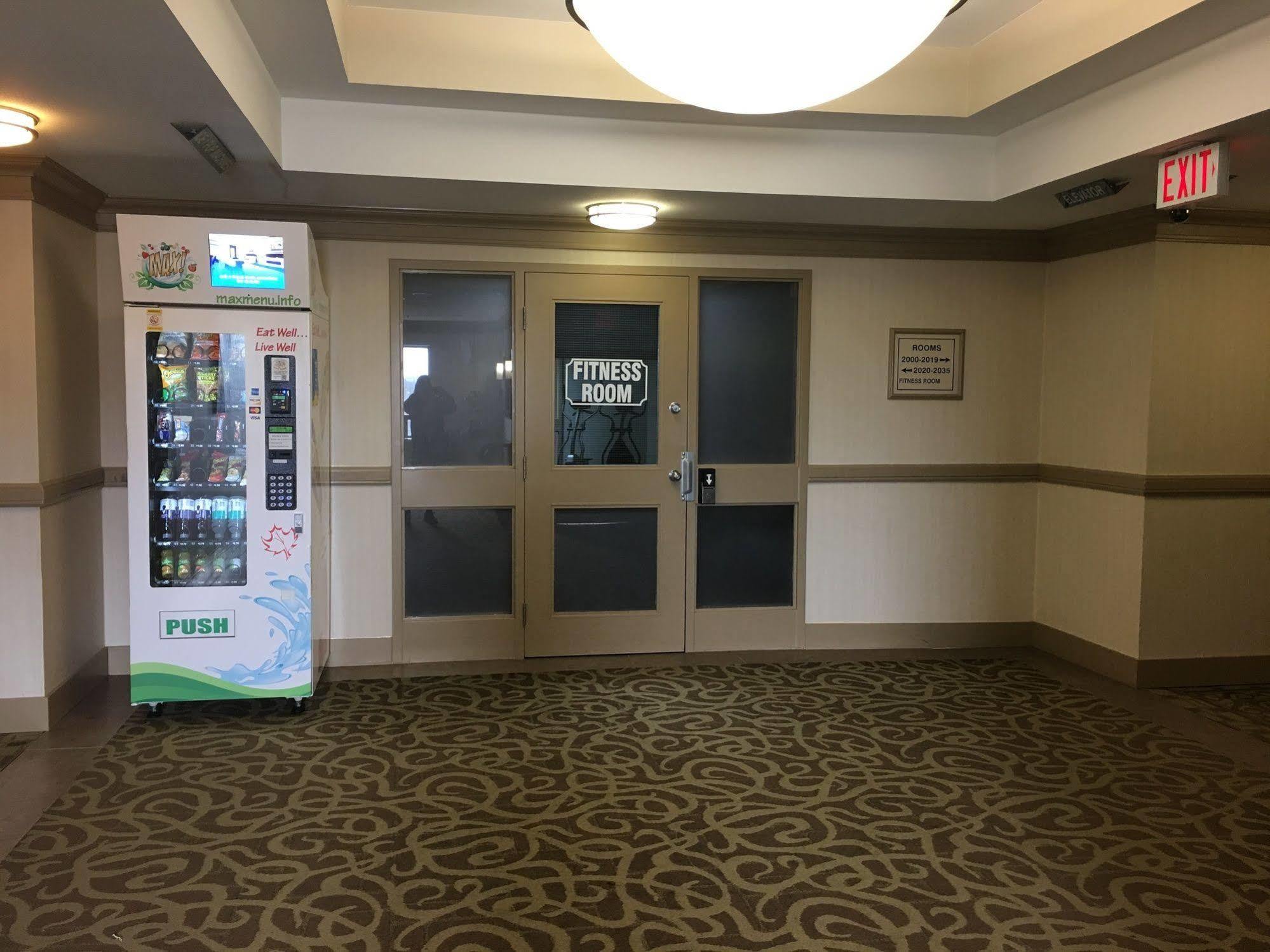 Days Inn & Suites By Wyndham Sault Ste. Marie On Экстерьер фото