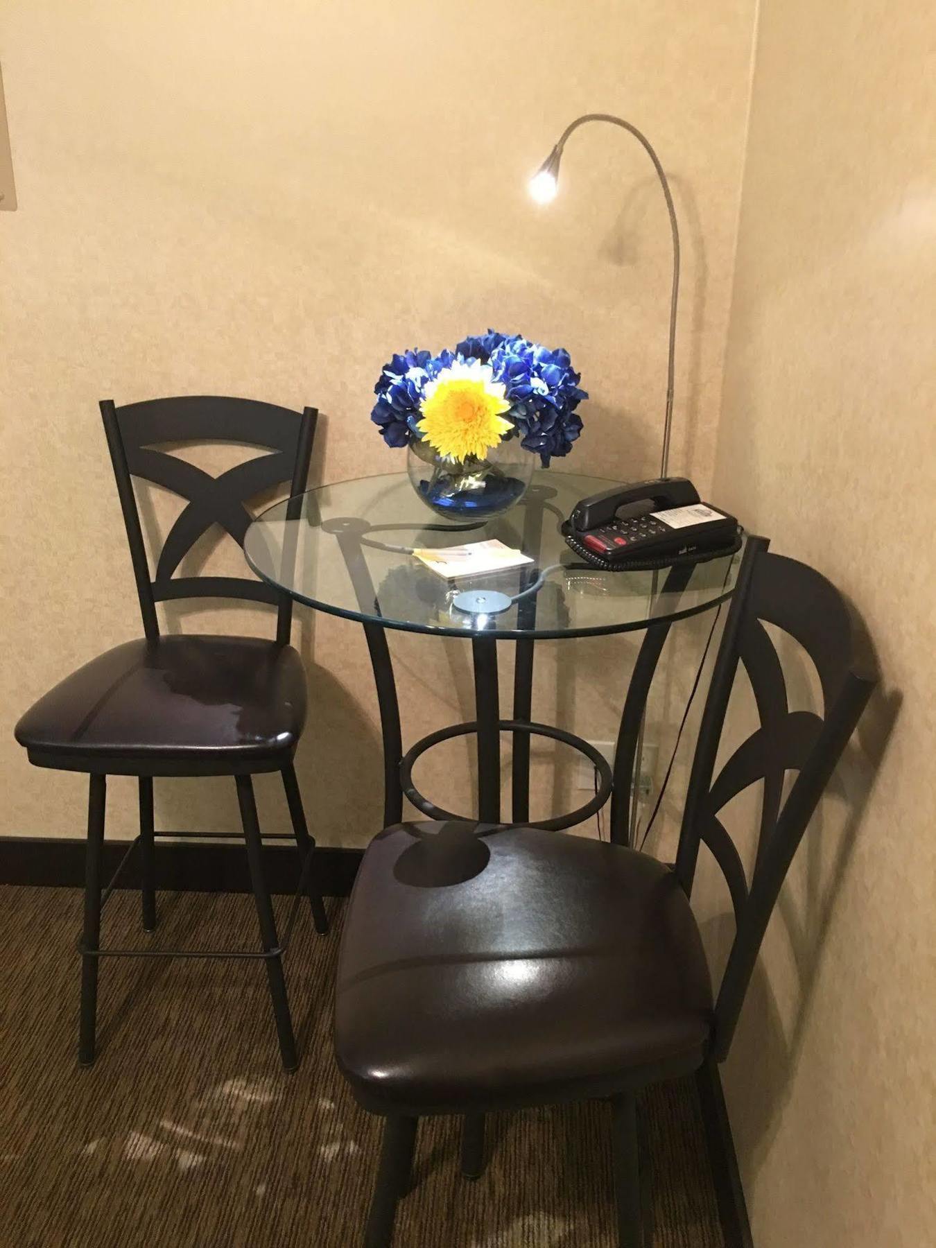 Days Inn & Suites By Wyndham Sault Ste. Marie On Экстерьер фото